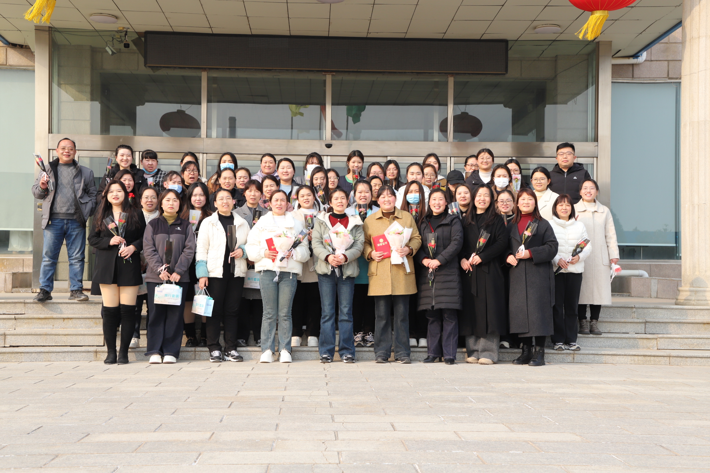 飄安集團(tuán)：“魅力女性，綻放芳華”三八節(jié)活動(dòng)圓滿完成